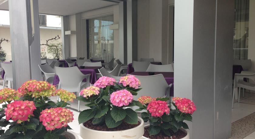 Hotel Nuova Riccione Exterior photo